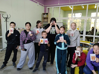 Занятие в детской библиотеке